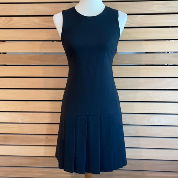 Theory women’s Black Sleeveless Pleated shift Dress Size 2 - Picture 2 of 7